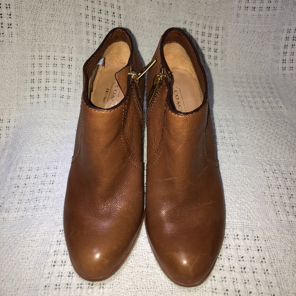 GENTLY USED COACH HATTIE BOOTIE US SIZE 6 - Picture 2 of 3